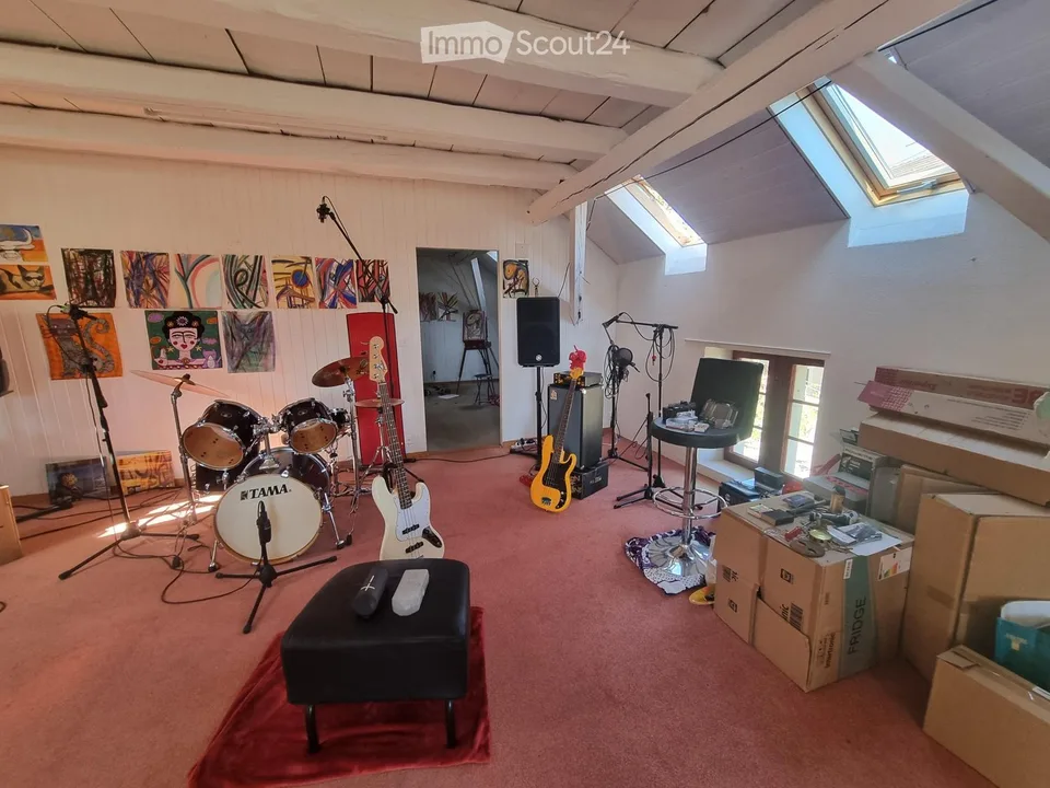Inspirational studio and commercial space for coaching, consulting or creative work