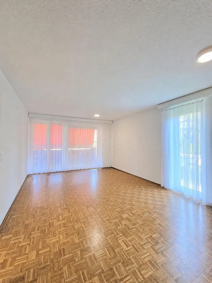 Attraktive, grossflächige 4.5-Zimmerwohnung!