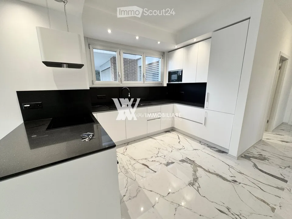 LUGANO: APPARTMENT ÉLÉGANT AVEC VUE SUR LE LAC ET MONTE BRÈ