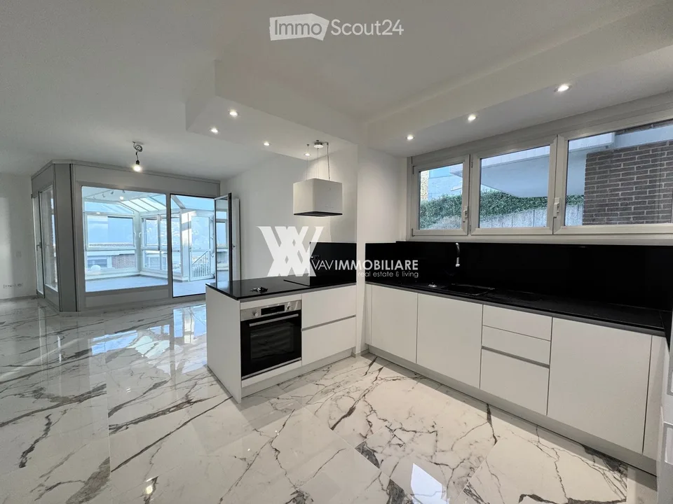 LUGANO: APPARTMENT ÉLÉGANT AVEC VUE SUR LE LAC ET MONTE BRÈ