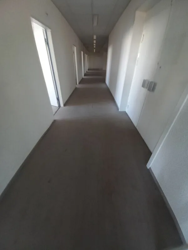 Espace de bureau spacieux avec une vue imprenable
