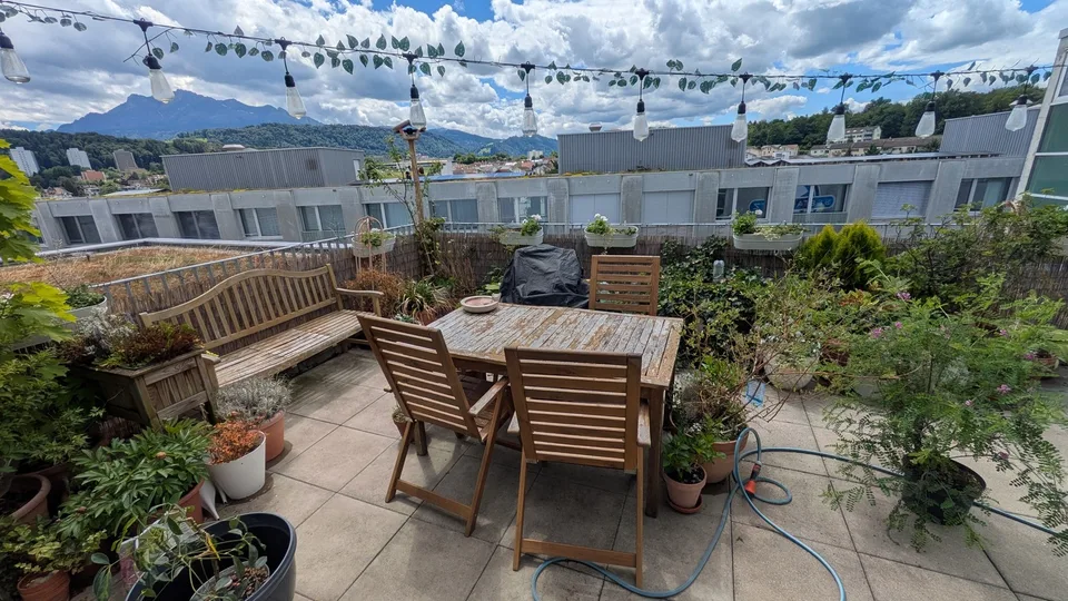 (Octobre limité) Appartement stylé de 4,5 pièces (124m²) avec grande terrasse Pilatus à Lucerne Nord