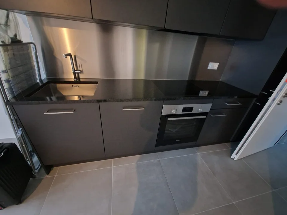 Takeover with lease studio 1.5 rooms (charges included)