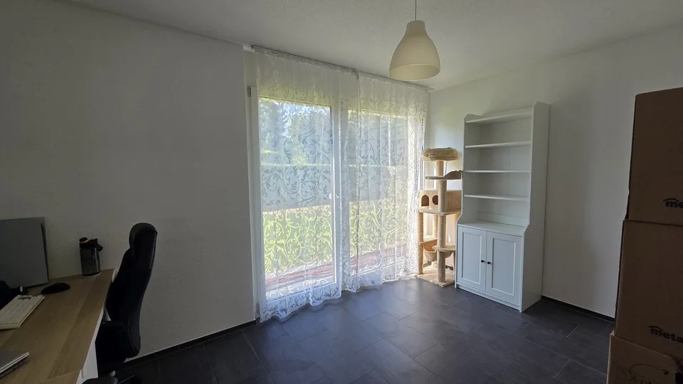 Nachmieter gesucht: Moderne 3.5-Zimmerwohnung mit grossem Gartensitzplatz