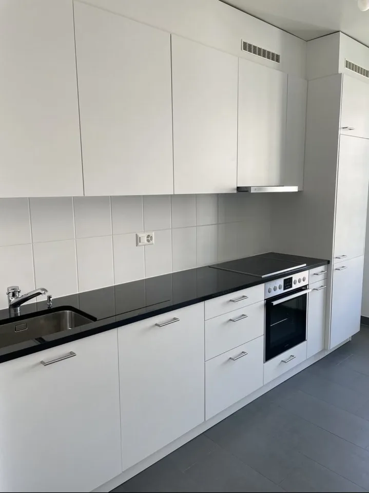 Room to share in 2 bedroom apartment