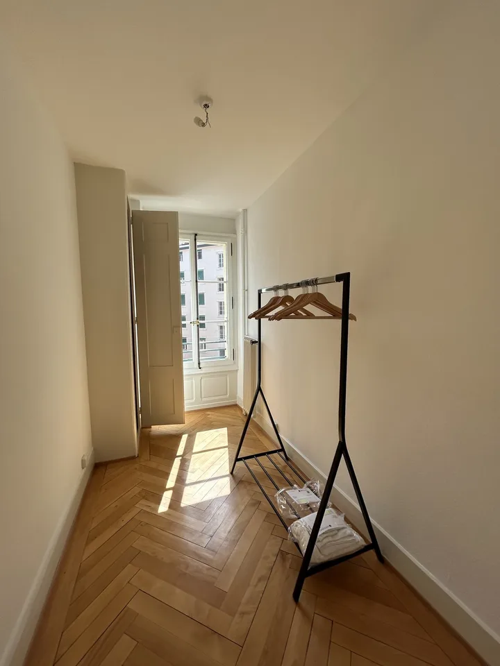 Room to share in 2 bedroom apartment
