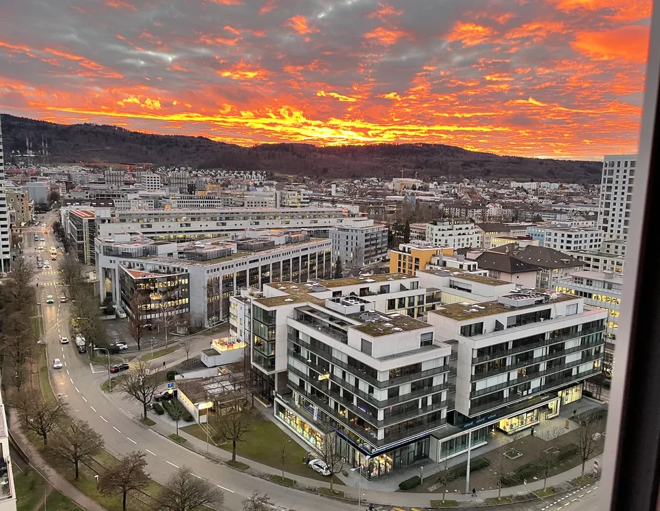 2.5 Zimmer exklusive im LetziTurm, möbiliert