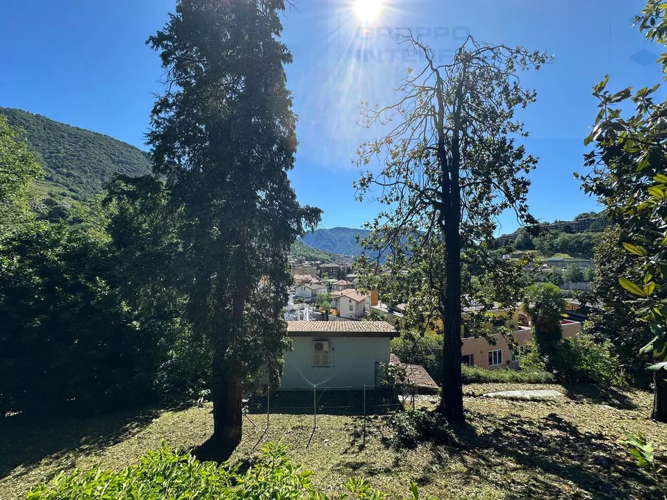CASA INDIPENDENTE CON GIARDINO