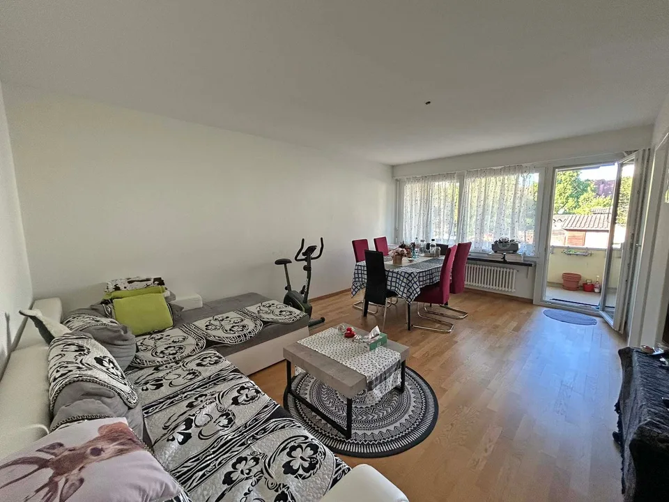 Appartement de 3 pièces confortable avec balcon ensoleillé