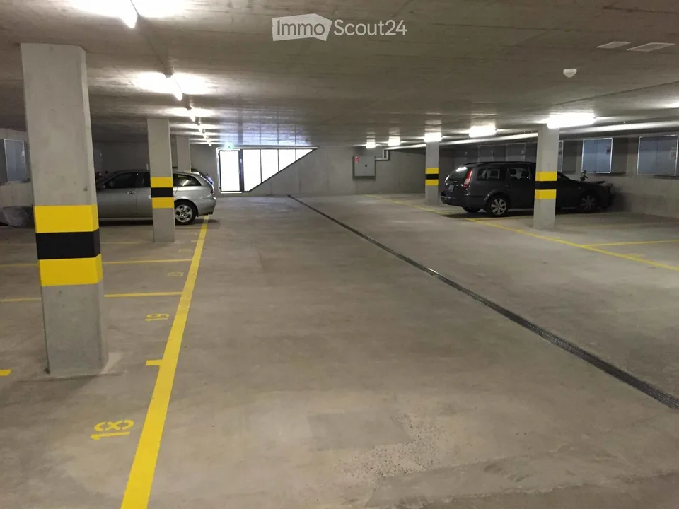 Einstellhallenplätze "Fildern" Ebikon, vis-a-vis "Mall of Switzerland"