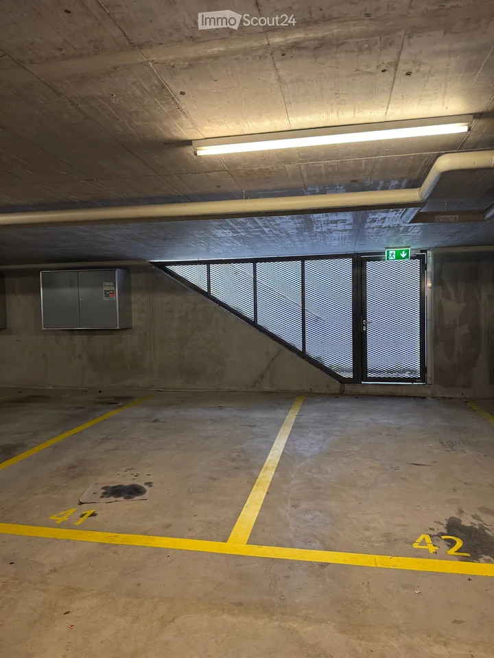 Einstellhallenplätze "Fildern" Ebikon, vis-a-vis "Mall of Switzerland"