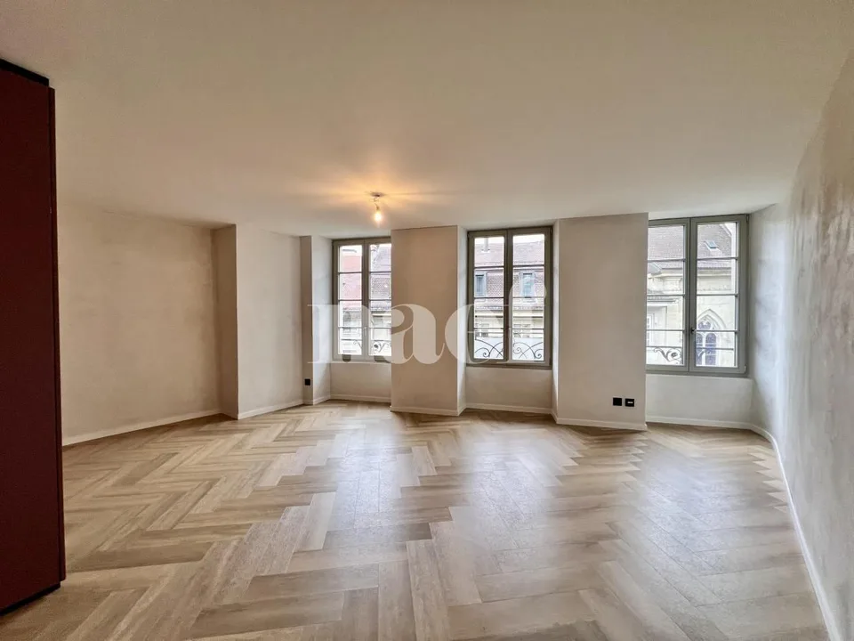 Neue 2.5-Zimmer-Wohnung im 4. Stock in Freiburg!