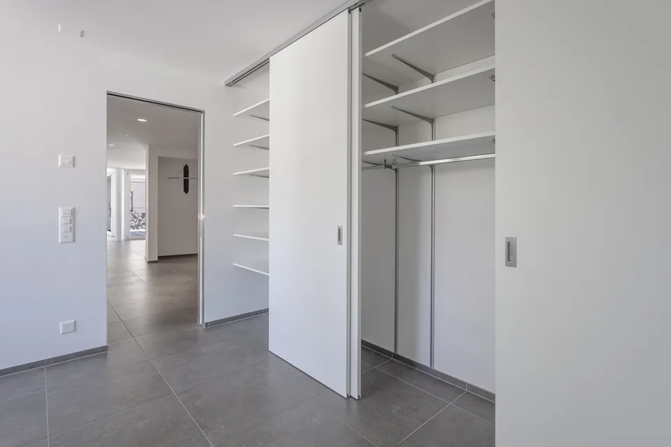 Appartement moderne et spacieux de 2,5 pièces avec place de parking – photo 6 sur 13