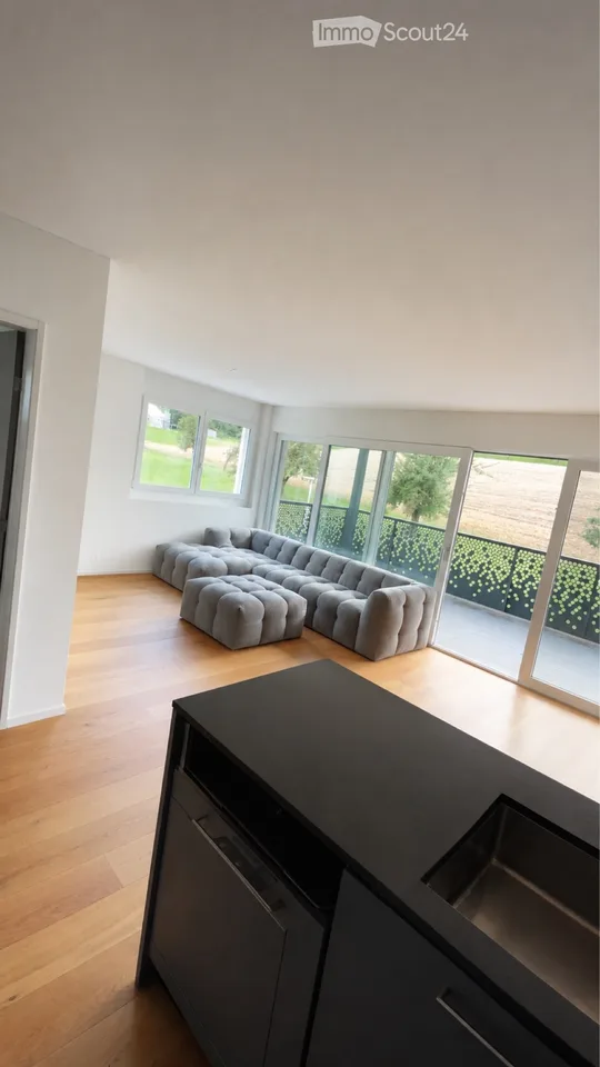 Moderne 3,5 Zimmer Wohnung in Seenähe