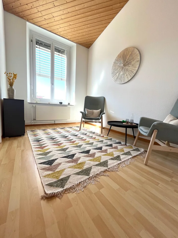 * Praxis, * Büro, * Gewerbe, ... Ihr Raum in top Umgebung, mit Parkplätzen etc.
