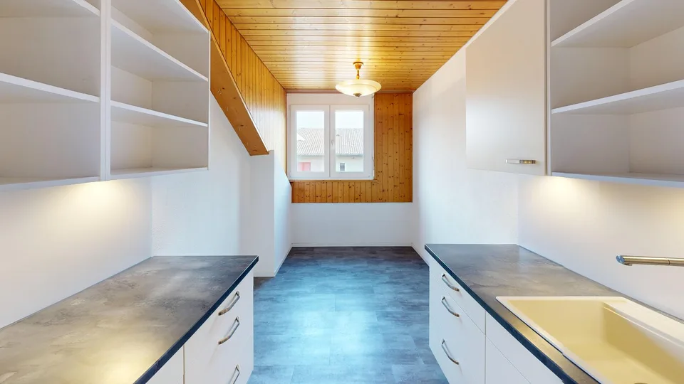 Grosszügige 4.5-Zimmer-Dachwohnung mit Charme in Pieterlen