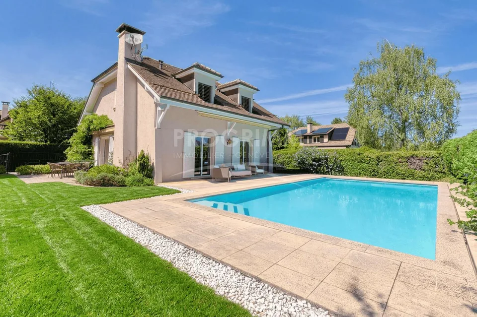 Villa meublée tout compris - 3 chambres - Grandes pièces sous-sol - Tout compris - Jardin et piscine