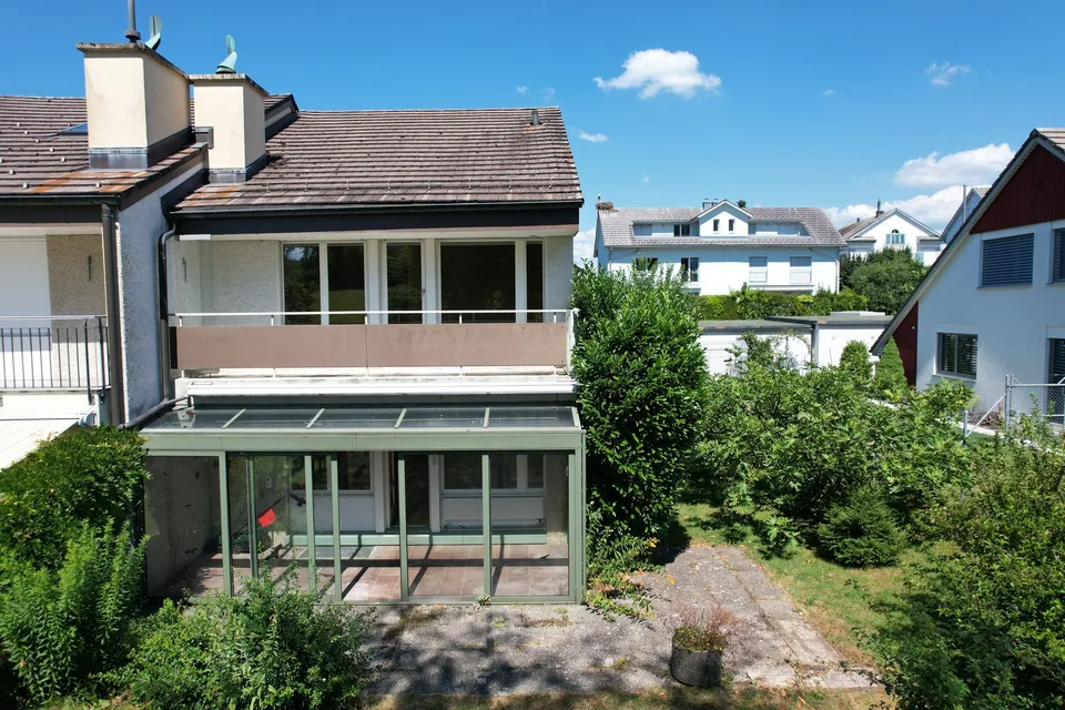 Charmantes 4.5-Zimmer-Reiheneinfamilienhaus in Oetwil am See