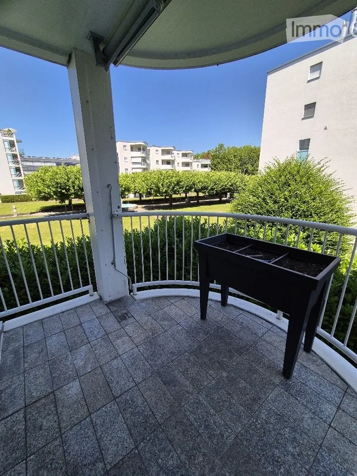 Charmant appartement de 3,5 pièces au dernier étage sur Landenbergstrasse à Lucerne - Location pour 2 ans
