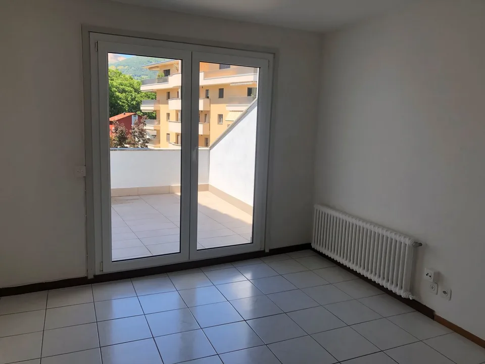 Affitasi appartamento di 3.5 locali a Porza