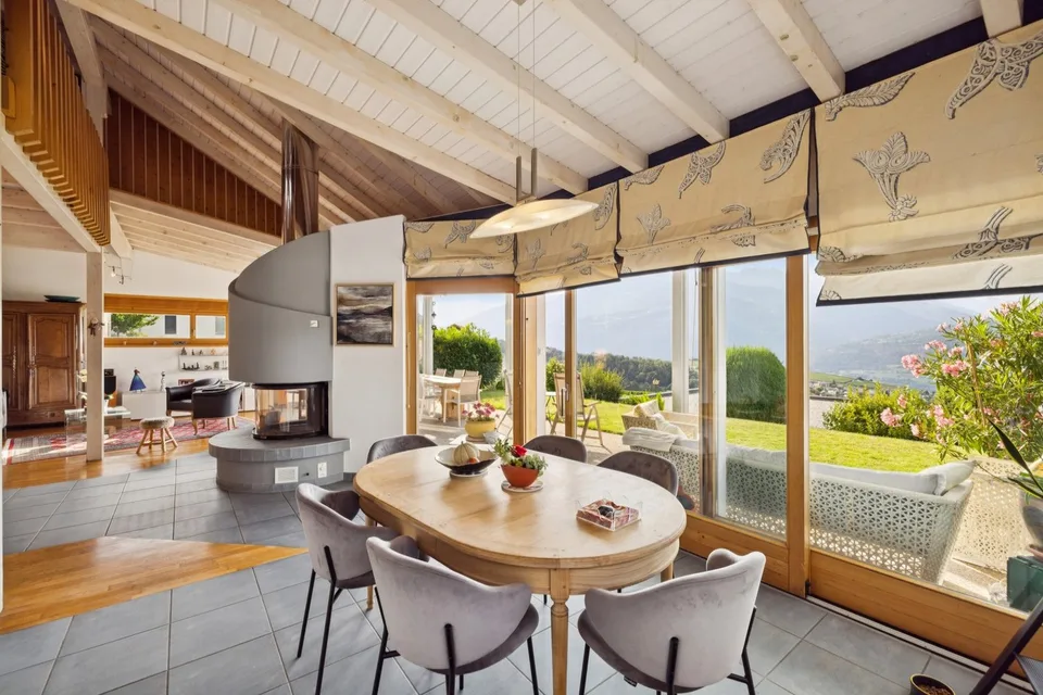 Villa d'Exception avec vue Panoramique & Élégance Contemporaine