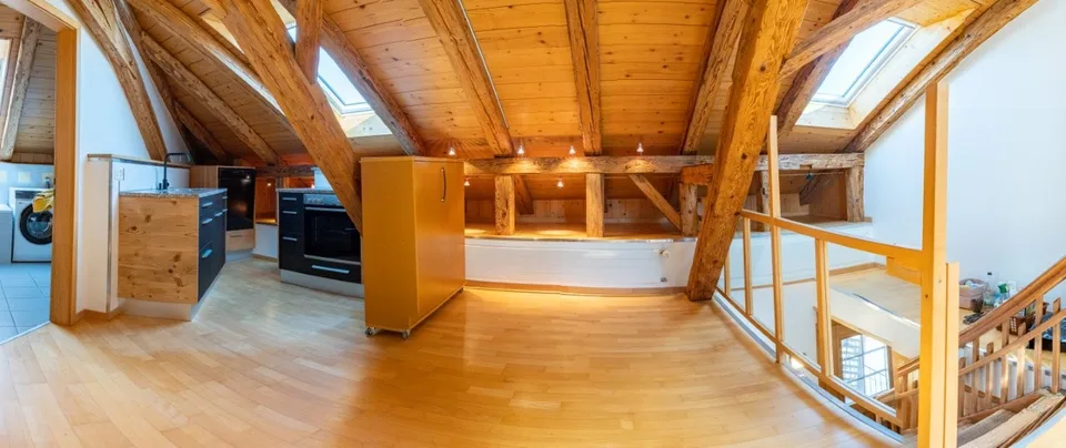 Charmante 3.5-Zimmer-Dachwohnung in Grünenmatt