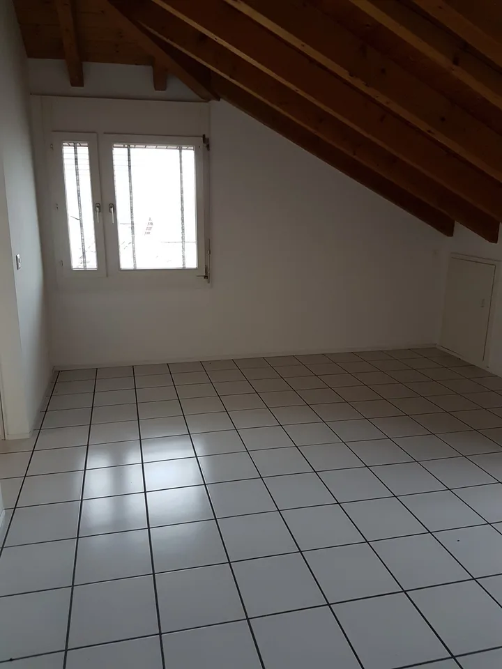 Charming 2.5-room apartment on the 3rd floor in Ilanz