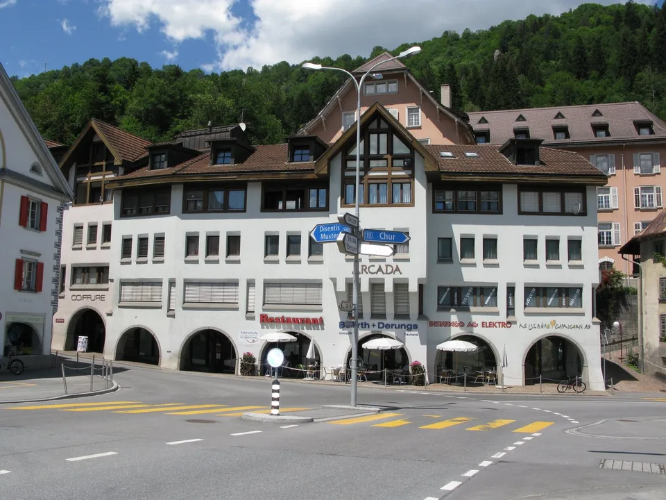 Charming 2.5-room apartment on the 3rd floor in Ilanz