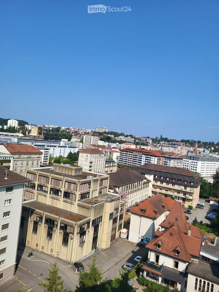 Splendide et grand 4,5 pièces au 11ème étage – Fribourg – Reprise de bail