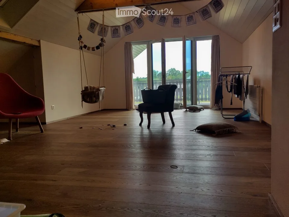 Charmante 3.5-Zimmer-Dachwohnung in Merenschwand