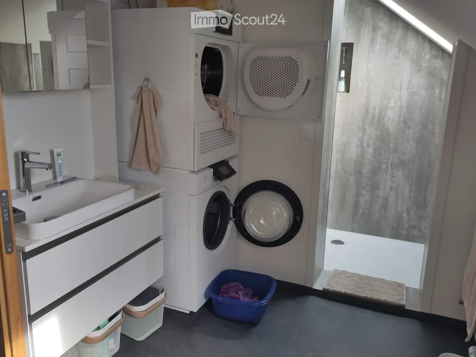 Charmante 3.5-Zimmer-Dachwohnung in Merenschwand