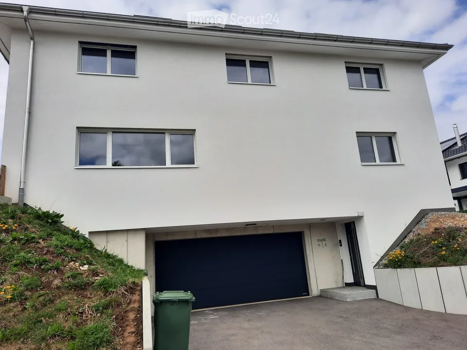 Maison individuelle neuve de 7.5 pièces à Lajoux – Confort moderne et cadre paisible