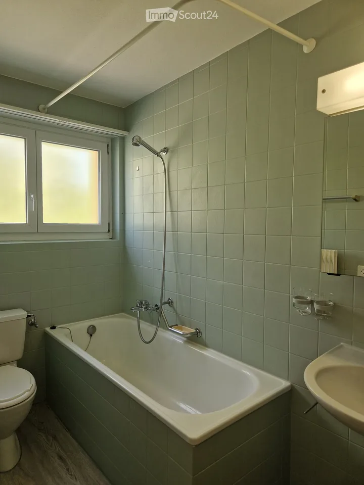 Charmante 4.5-Zimmer-Wohnung mit Balkon und schöner Aussicht in Leubringen