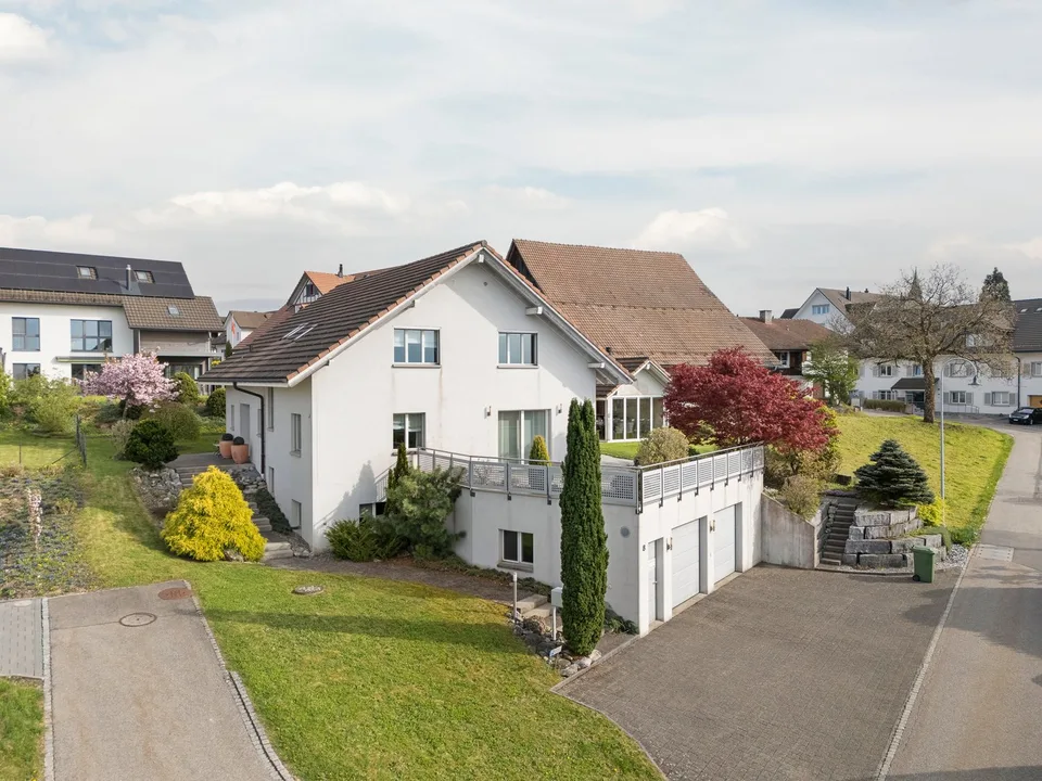 Dream home with stunning views and flexible usage options