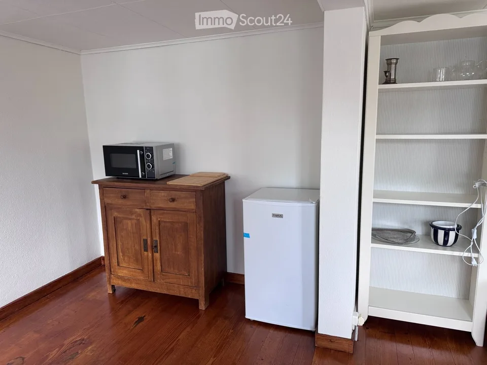 Möbliertes Zimmer (21 m²) in charmantem Altbau zu vermieten
