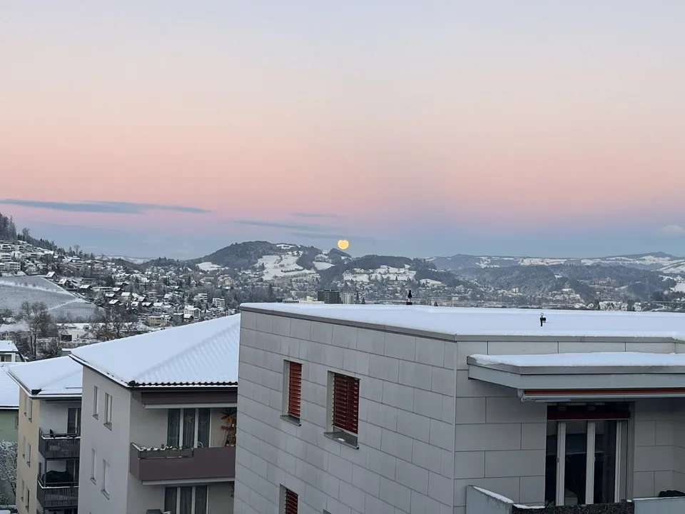 Appartamento luminoso con vista superba