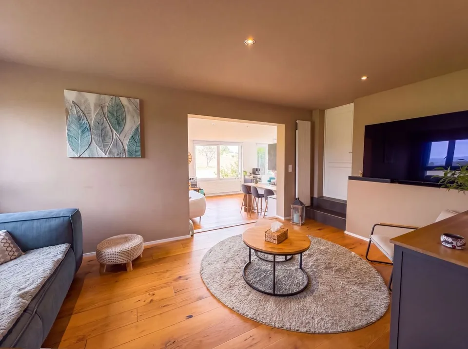 House for sale in Grancy - 8.5 rooms, 360 m2, on the edge of an agricultural area