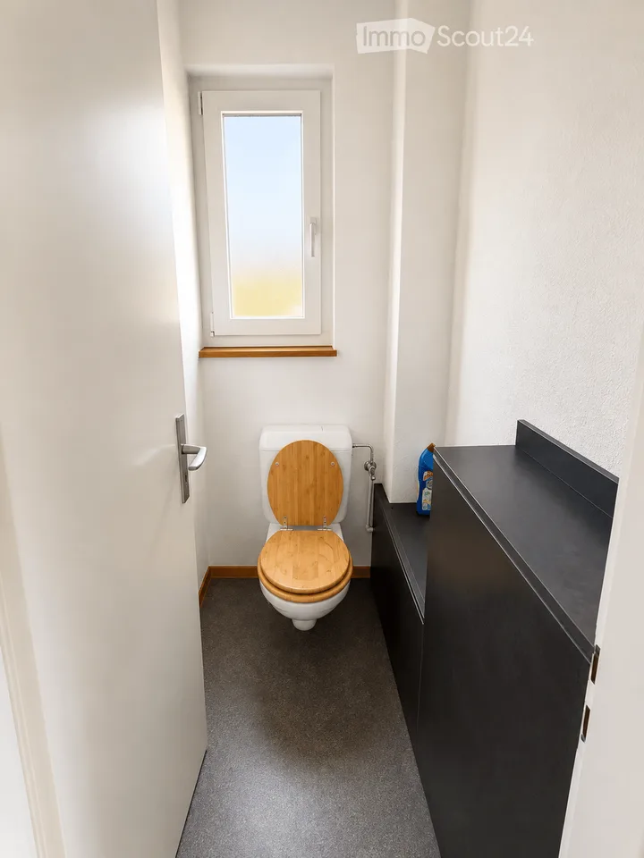Spacious 6.5-room apartment in Malters – available immediately!