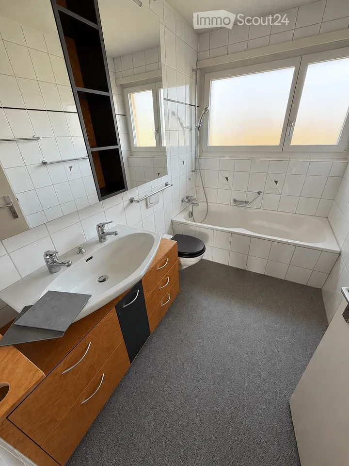 Spacious 6.5-room apartment in Malters – available immediately!