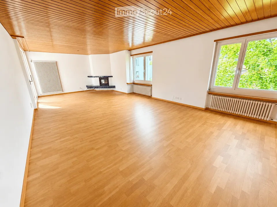 Spacious 6.5-room apartment in Malters – available immediately!