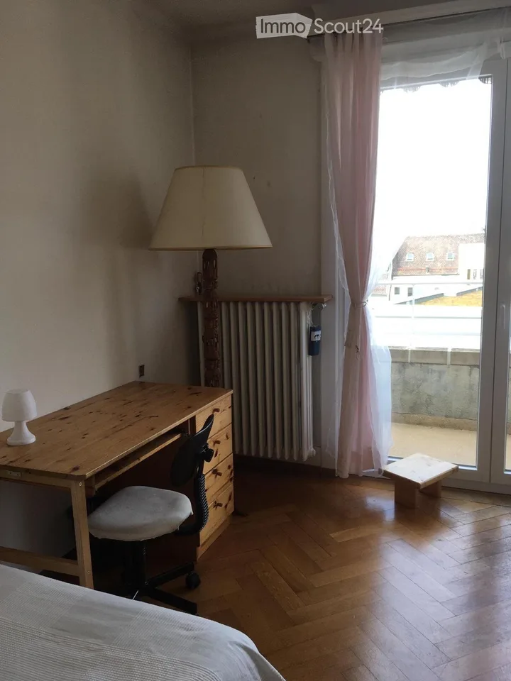 Room for rent (female only)