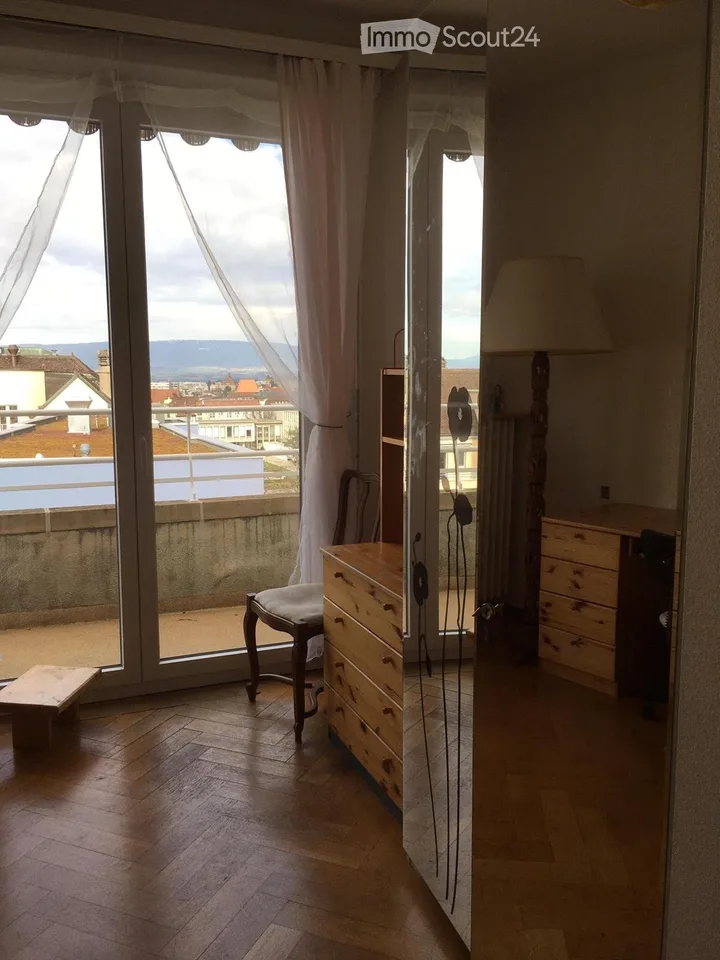 Room for rent (female only)