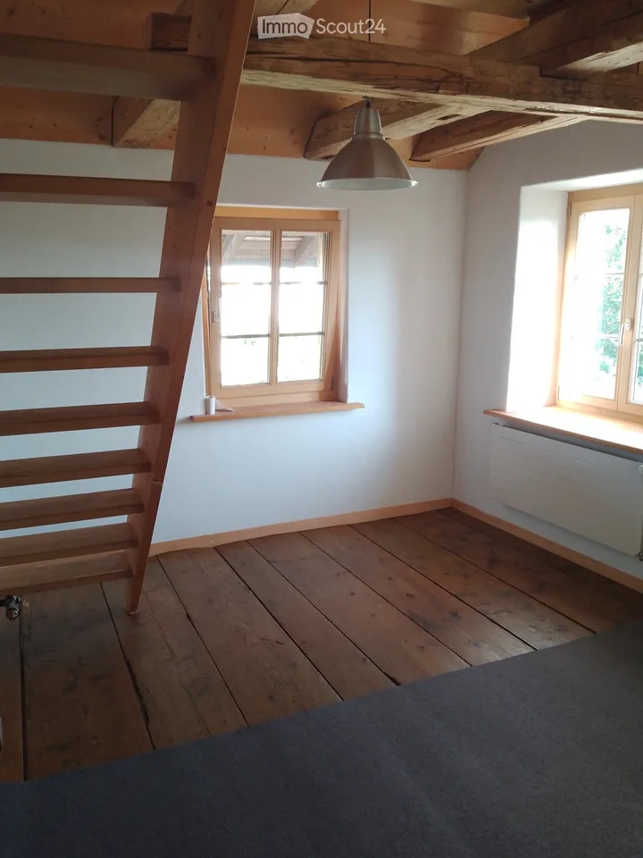48 m2 Zimmer LILIA: 3 ZIMMER ALS MAISONETTE - BUBIKON