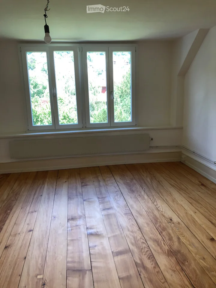 Appartement mansardé charmant dans un immeuble ancien calme
