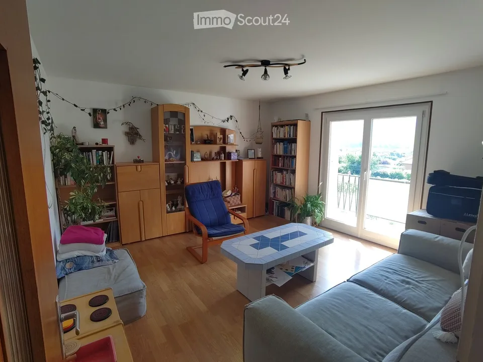 Appartement 4.5 pièces avec balcon et belle vue à Fully