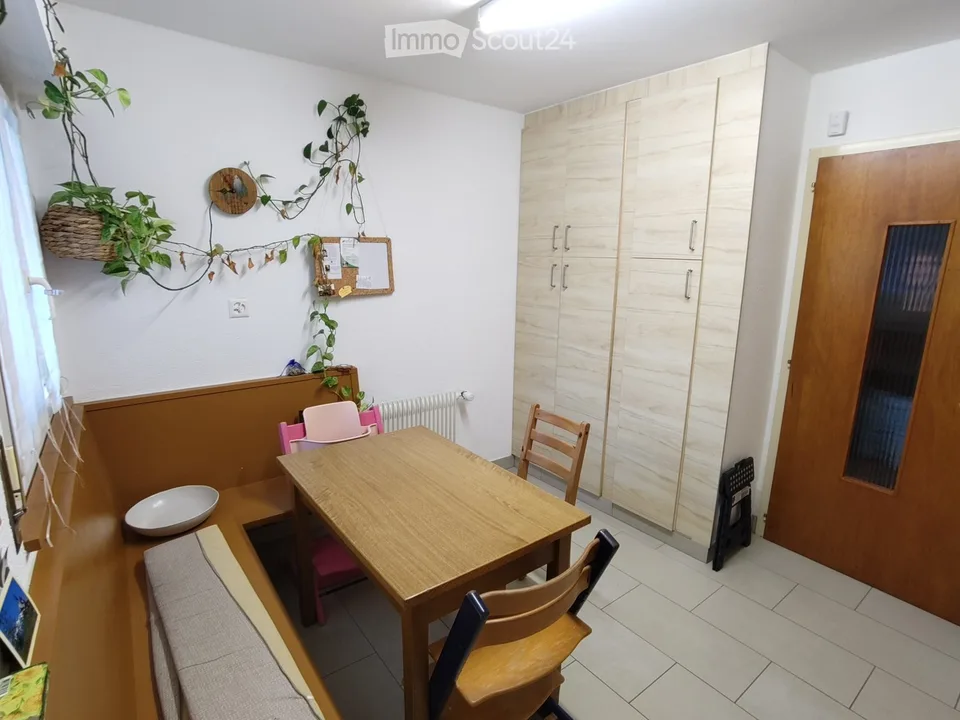 Appartamento 4.5 locali con balcone e bella vista a Fully