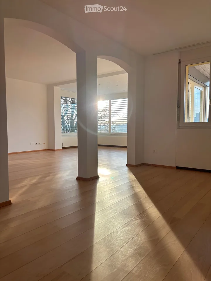 Traumhafte 5.5 Zimmer-Wohnung sowie Wintergarten und grosse Terrasse