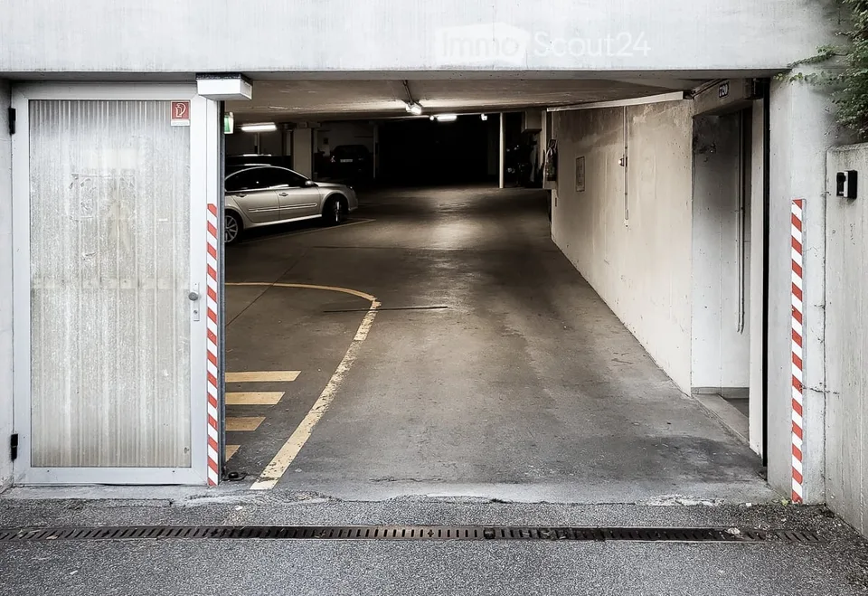 Posto auto in garage sotterraneo a 8102 Oberengstringen