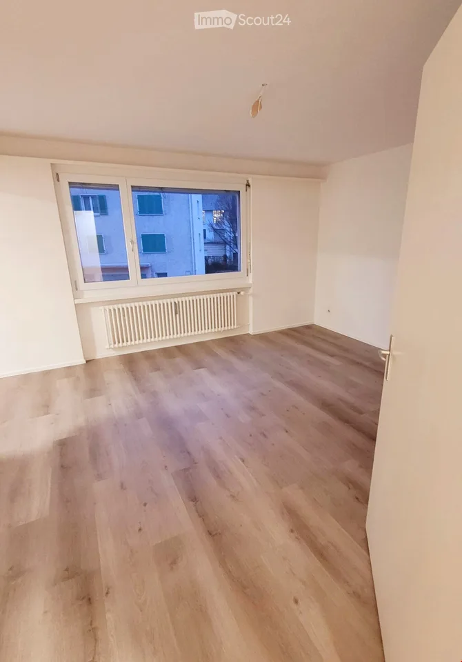 5.5 Zimmer-Wohnung mit neuer Küche und Bad (Renovation im 2023)
