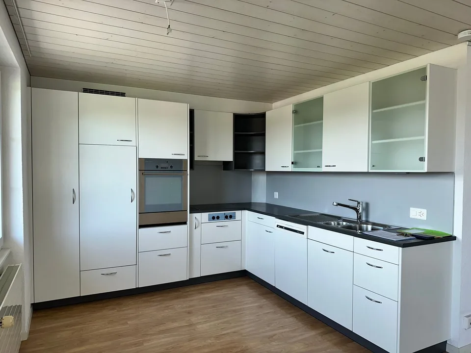 Bel appartement de 5,5 pièces en duplex avec vue imprenable à Grossaffoltern